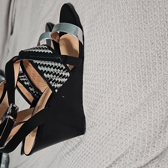 Julianne Hough wedge size 11 - Picture 2 of 7